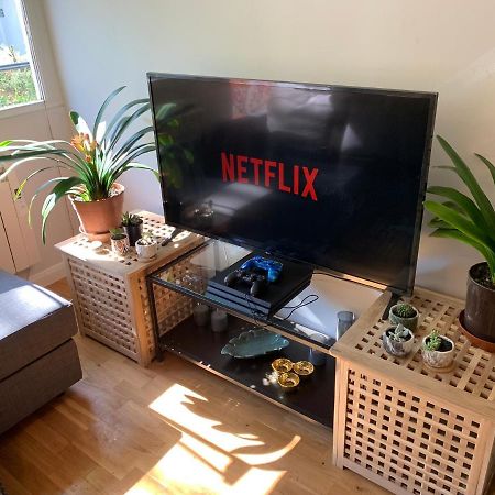 ロンドンGarden Beautiful Cozy Flat , Recent Decorated.アパートメント エクステリア 写真