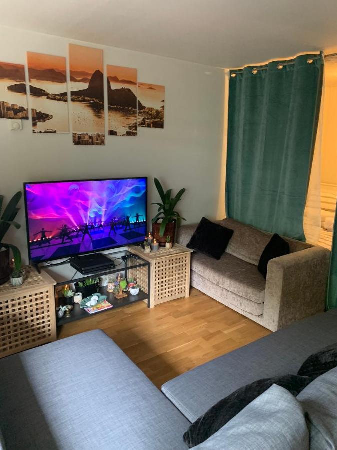 ロンドンGarden Beautiful Cozy Flat , Recent Decorated.アパートメント エクステリア 写真