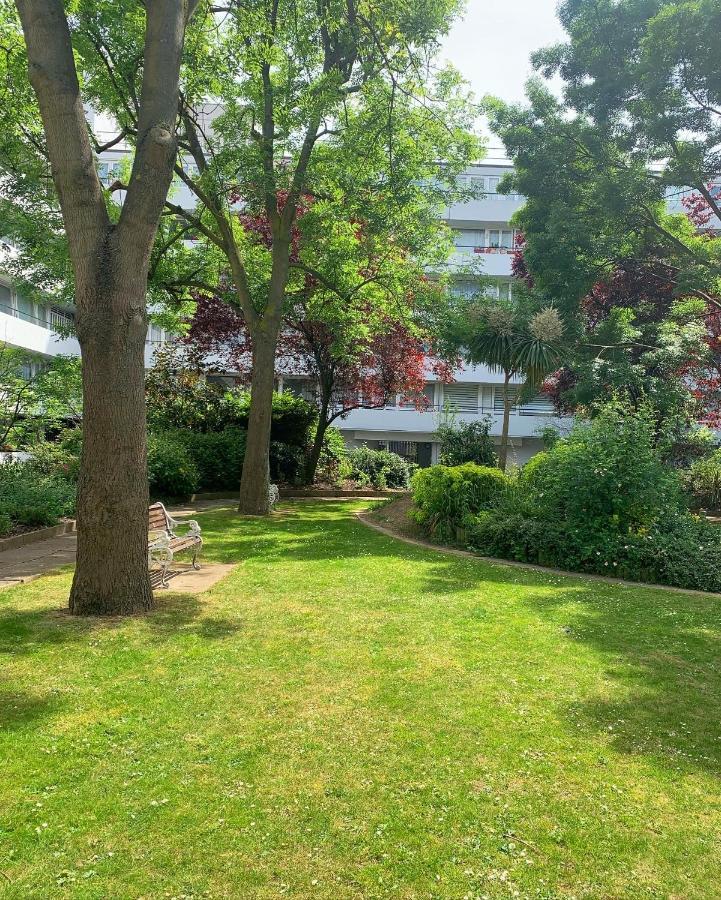 ロンドンGarden Beautiful Cozy Flat , Recent Decorated.アパートメント エクステリア 写真