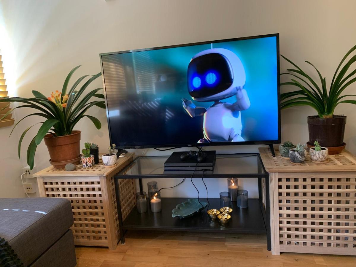 ロンドンGarden Beautiful Cozy Flat , Recent Decorated.アパートメント エクステリア 写真