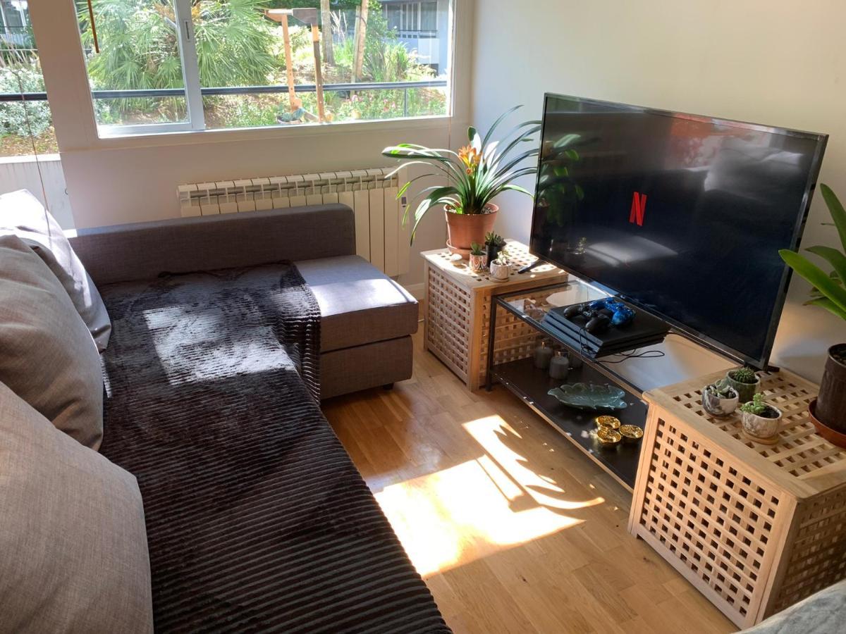 ロンドンGarden Beautiful Cozy Flat , Recent Decorated.アパートメント エクステリア 写真