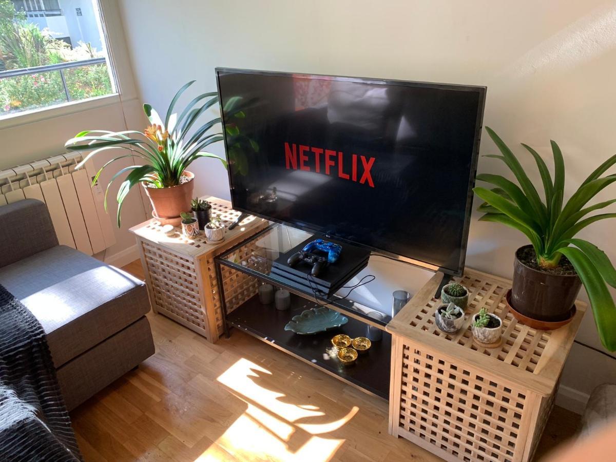 ロンドンGarden Beautiful Cozy Flat , Recent Decorated.アパートメント エクステリア 写真